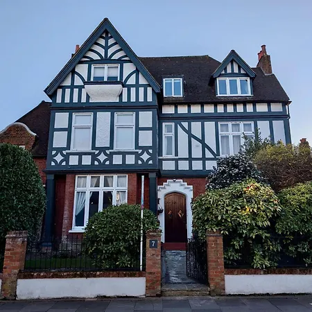 Chic Private In Shared Flat Free Parking