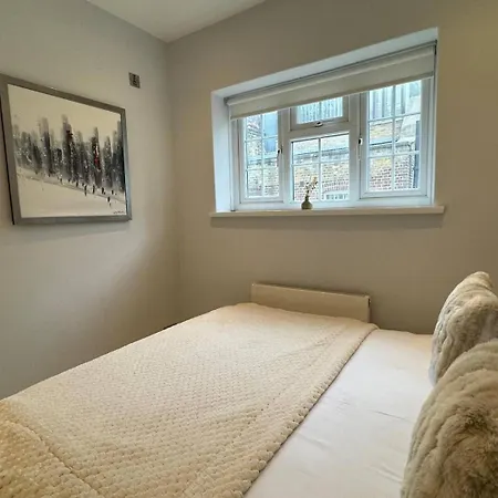 4million Pound Large Mayfair House 1600 Sq Ft Sleeps 6