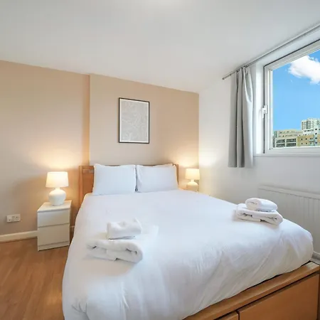 Apartment Timeless Elegance In Haggerston