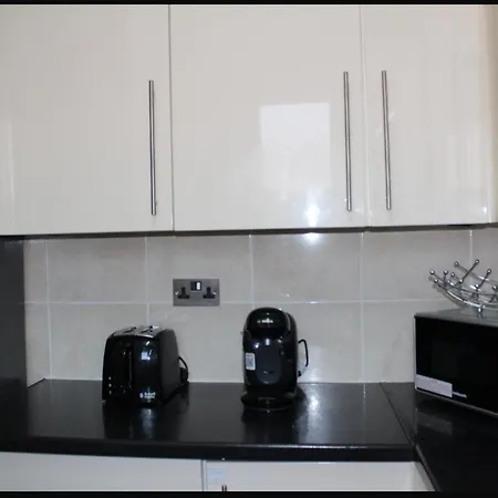 Cozy 2 Bedrooms Apartment- Vauxhall, Oval & Nine Elms Apartment