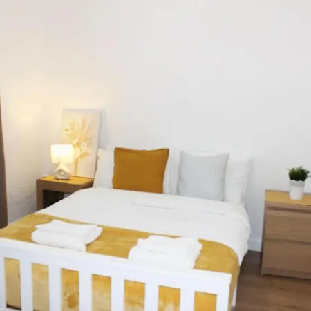 Cozy 2 Bedrooms Apartment- Vauxhall, Oval & Nine Elms * London