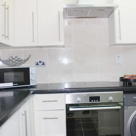 Cozy 2 Bedrooms Apartment- Vauxhall, Oval & Nine Elms Apartment London