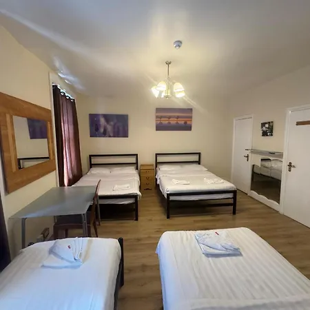Collingham Place Apartment *