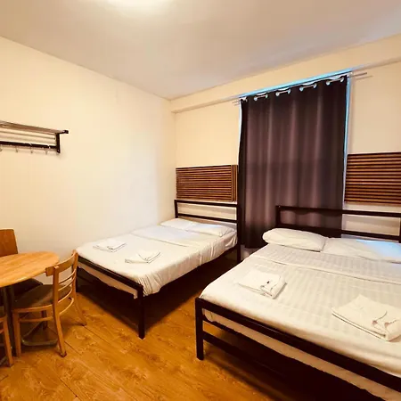 Collingham Place Apartment