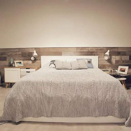 Luxurious Docklands Loft - Steps Away From Excel & Dlr - Free Parking *