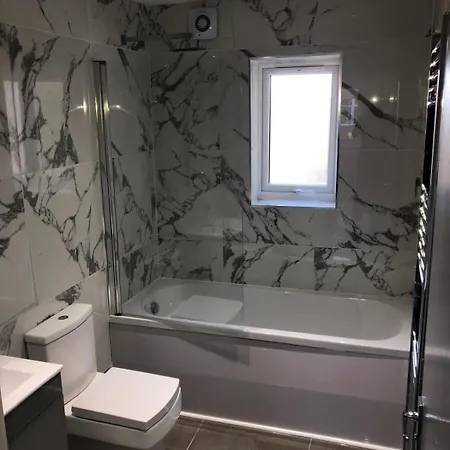 Stylish 3-bed Executive Chislehurst, Br7 *
