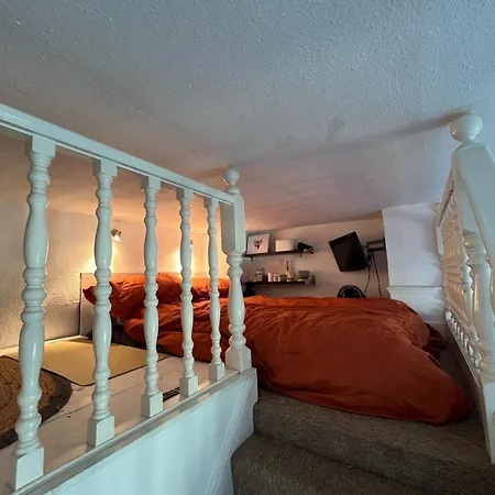 Maisonette Flat In Putney London