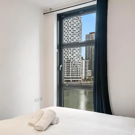 Apartment Londwell, Canary Wharf River Thames Balcony Retreat London