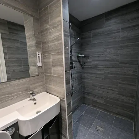 Oyo Firs London Heathrow Penzion 2*