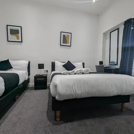 Oyo Firs London Heathrow Hounslow