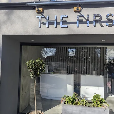 Oyo Firs London Heathrow