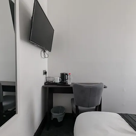 Oyo Firs London Heathrow Penzion 2*