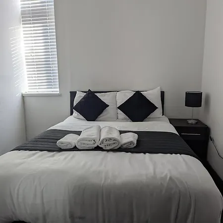 Penzion Oyo Firs London Heathrow 2*