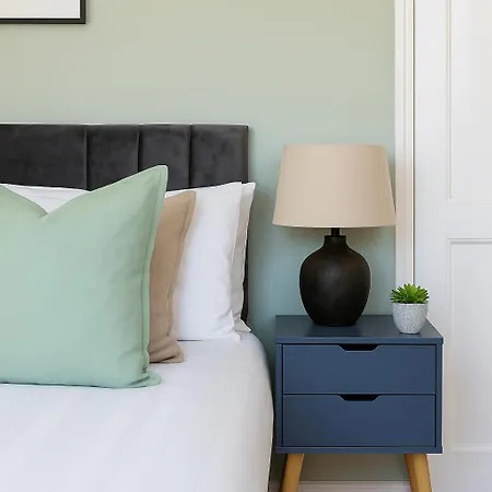 Cozy By Morden Tube Apartment