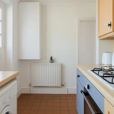 Cozy By Morden Tube Apartment Mitcham