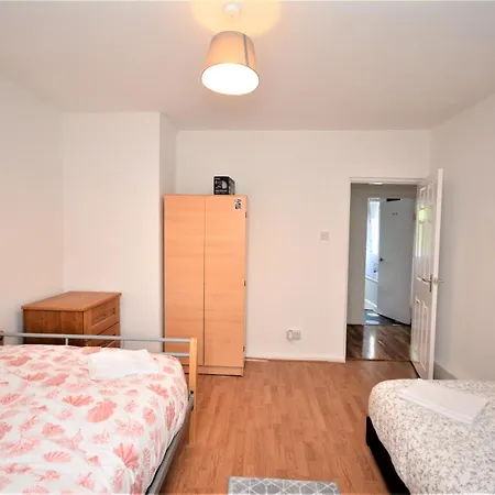 Lovely 2 Bedroom In Greater Apartment