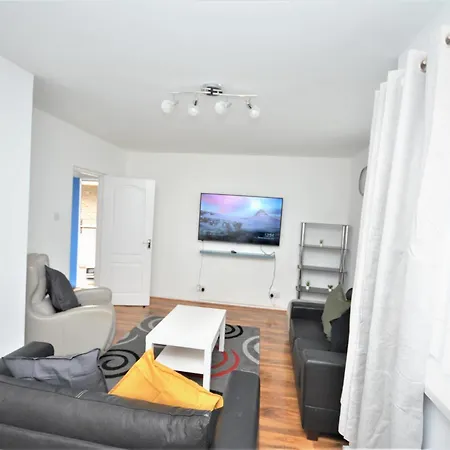 Lovely 2 Bedroom In Greater Apartment London