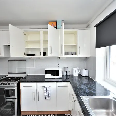 Lovely 2 Bedroom In Greater London