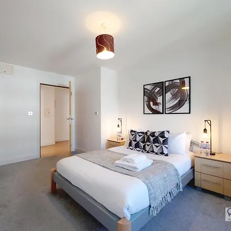 Apartment Free Parking - Serviced Two Bed London Docklands *