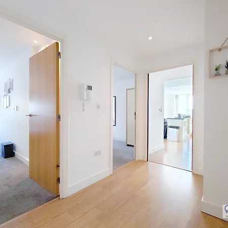 Apartment Free Parking - Serviced Two Bed London Docklands