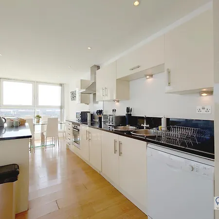 Apartment Free Parking - Serviced Two Bed London Docklands Beckton