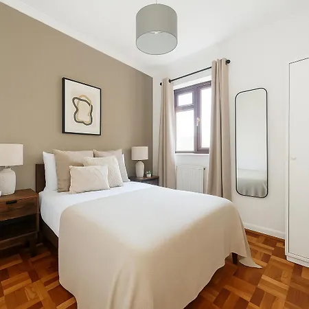 Spacious 2-bedroom Flat In Prime Broadway