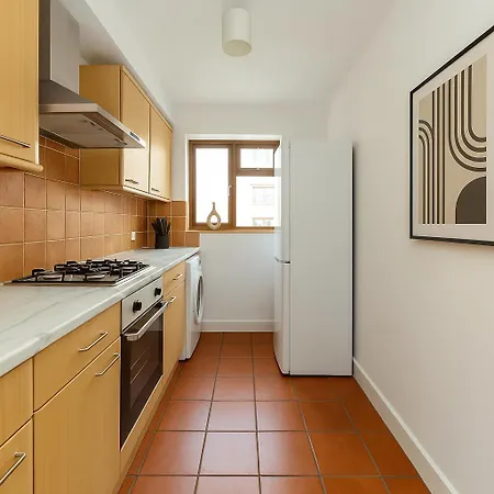 Apartment Spacious 2-bedroom Flat In Prime Broadway Ealing