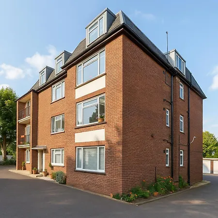 Apartment Spacious 2-bedroom Flat In Prime Broadway Ealing