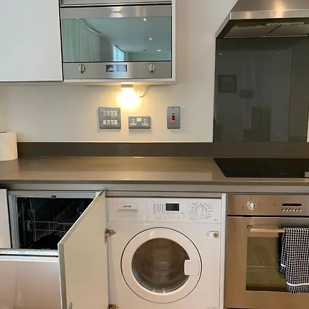 Modern Excel 2 Bedrooms 2 Bathrooms, Parking, Kitchen, Lounge, Balcony *