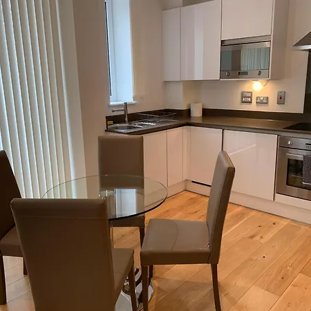 شقة Modern Excel 2 Bedrooms 2 Bathrooms, Parking, Kitchen, Lounge, Balcony لندن