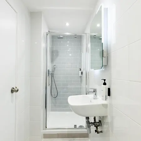 Hotel The Chapter - The J Hyde Park 3*