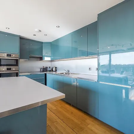 Riverside - 2 Bedroom & Free Parking