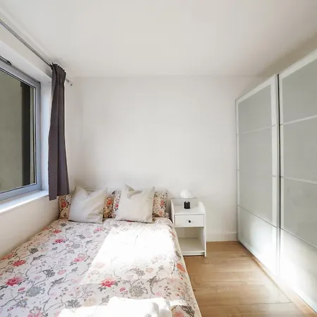 Apartment Riverside - 2 Bedroom & Free Parking
