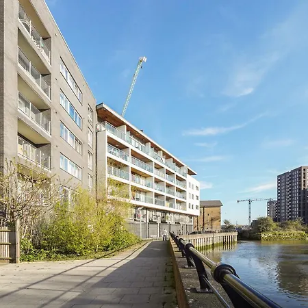 Riverside - 2 Bedroom & Free Parking Apartment Barking (Greater London)