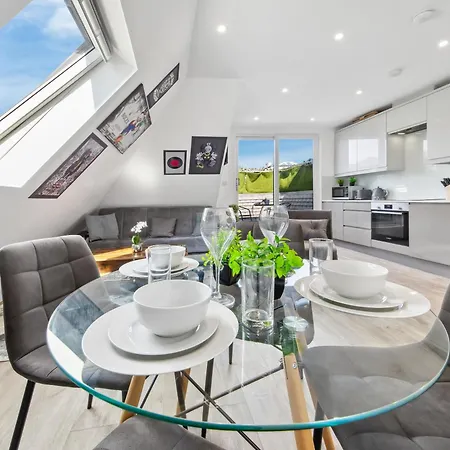 Apartment Rockstar Greyz - Sleeps 7 -