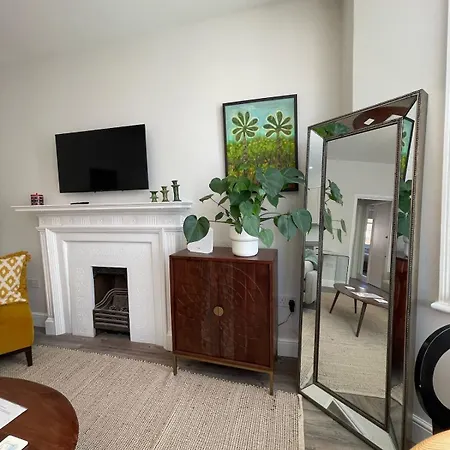 Cozy One Bedroom Close To Abbey Road * London