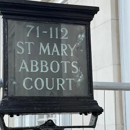 St Mary Abbots Court London