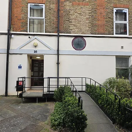 Comfy 1-bed Flat Near Kensington Apartment