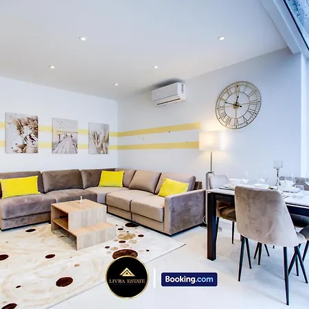 Modern Ground Floor, 2 Bed, 2 Bath By Livra Estate Short Lets & Serviced South With Garden Apartment