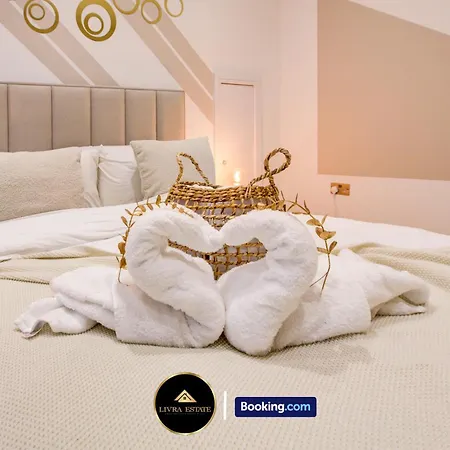 Apartment Modern Ground Floor, 2 Bed, 2 Bath By Livra Estate Short Lets & Serviced South With Garden *