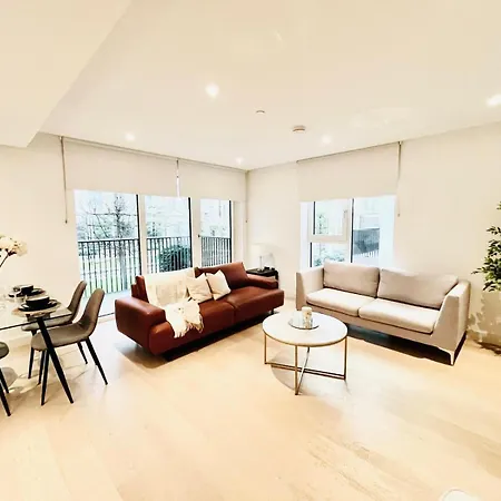 Stylish White Flat - Steps To Tube Westfield & Portobello Apartment *