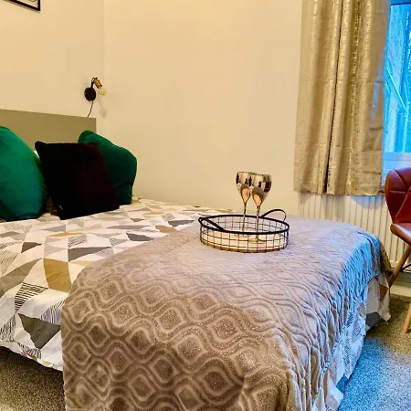 Stunning Double With Own Bathroom
