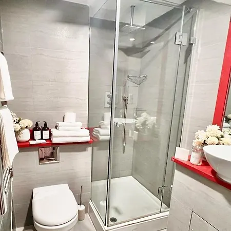 En-suite 301 Apartment *