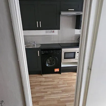 Spacious 2b Zone 2 Sleeps 4 F5