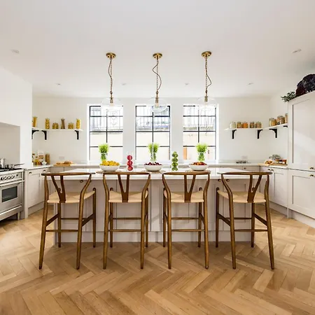 Holiday home House Of Bobbin - Hyde Park Mansion *