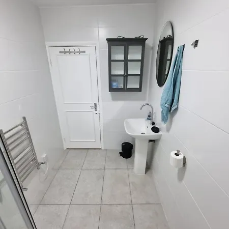 Boutique Contemporary Hyde Park Flat