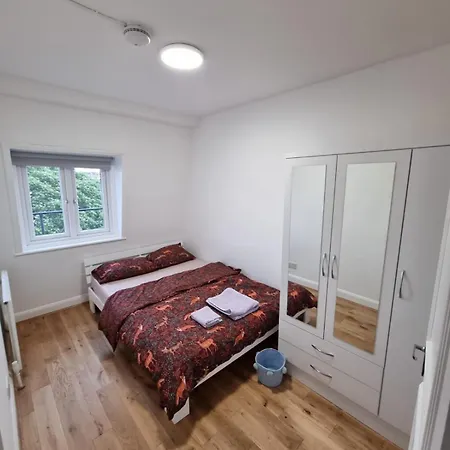 Boutique Contemporary Hyde Park Flat * London