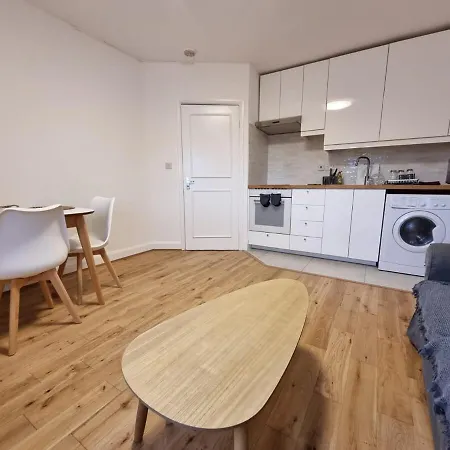 Boutique Contemporary Hyde Park Flat London