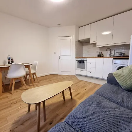 Boutique Contemporary Hyde Park Flat Apartment London