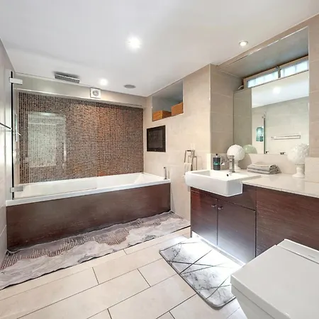 Holiday home Ultra Massive House In Hyde Park London